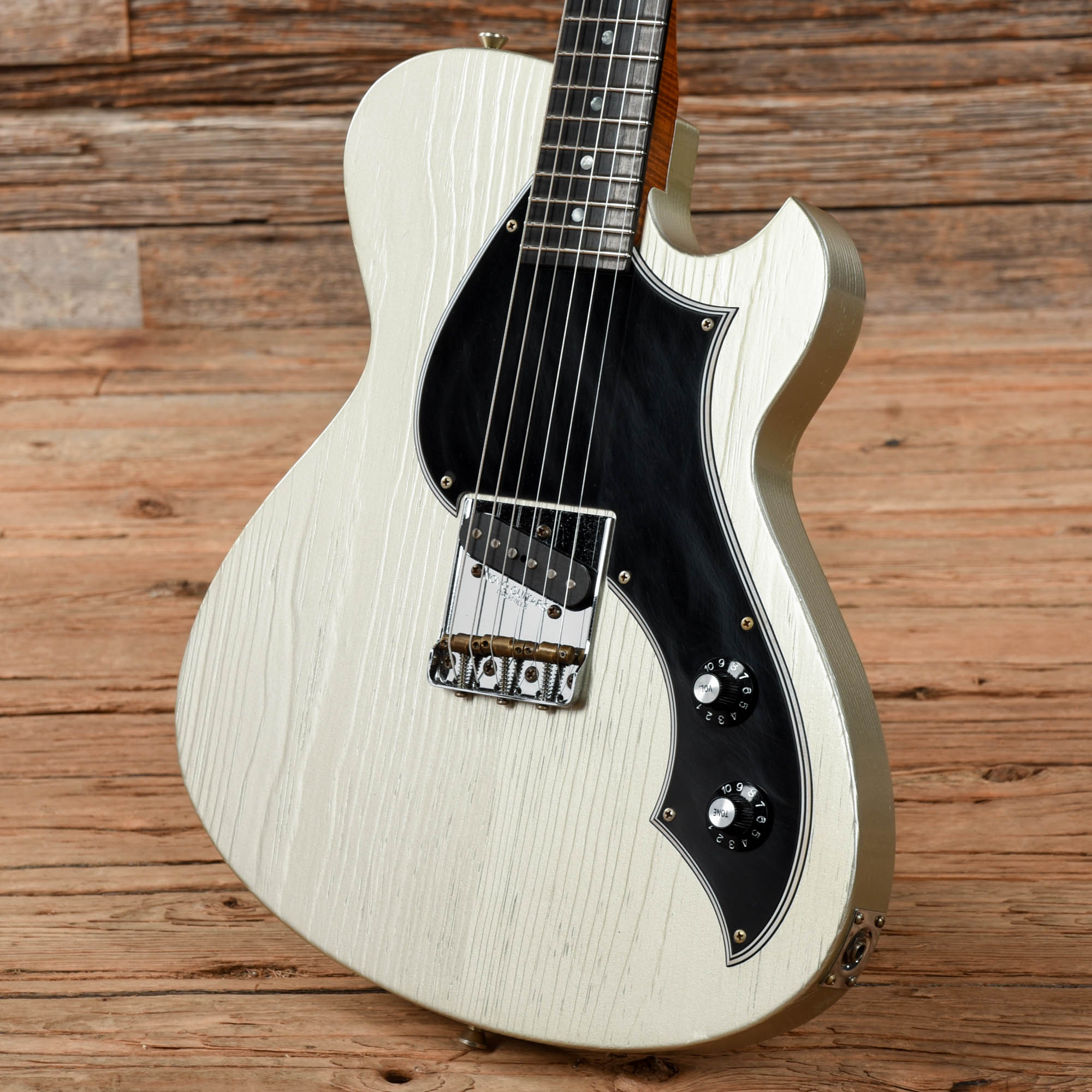 Novo Solus F1 Inca Silver 2021 Electric Guitars / Solid Body