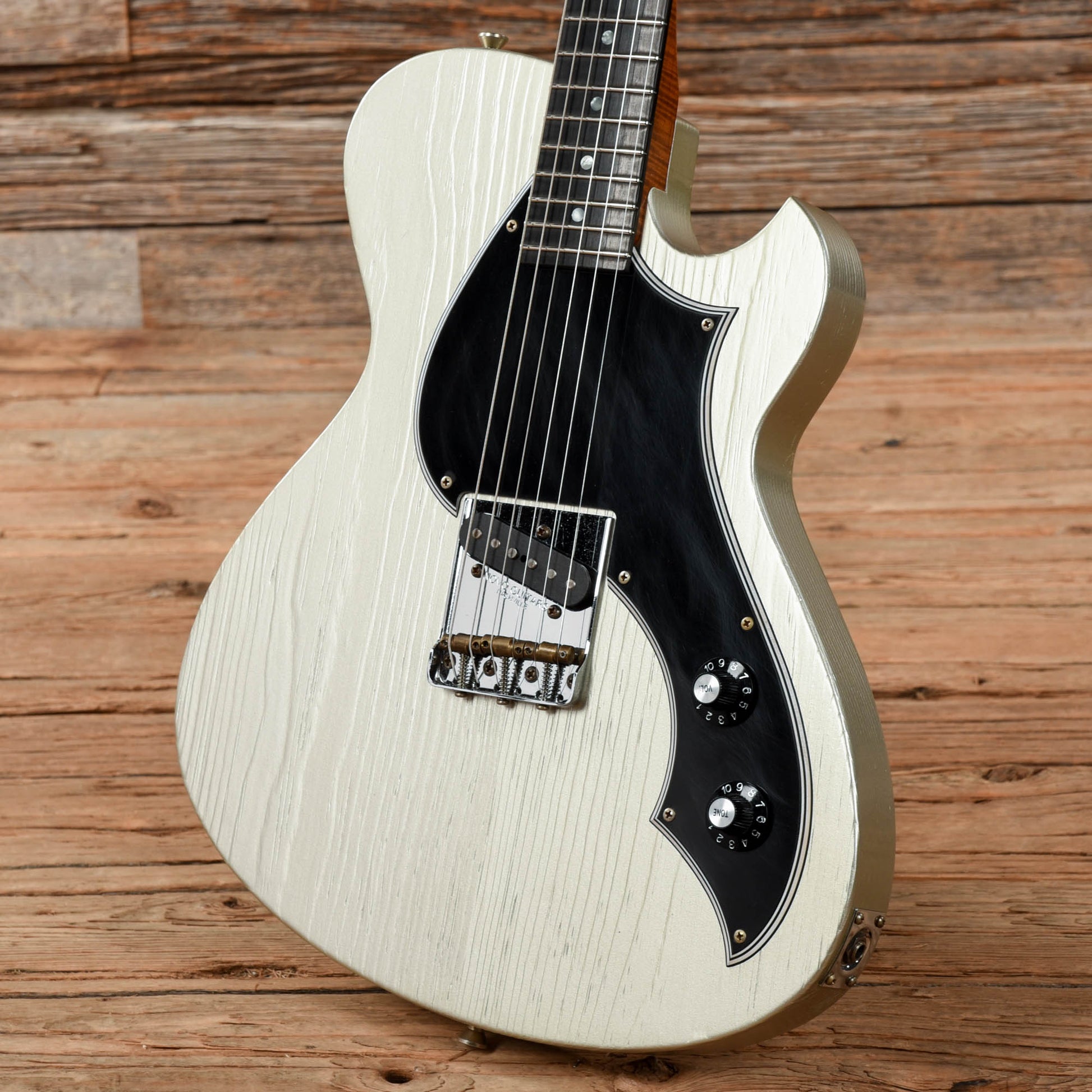 Novo Solus F1 Inca Silver 2021 Electric Guitars / Solid Body