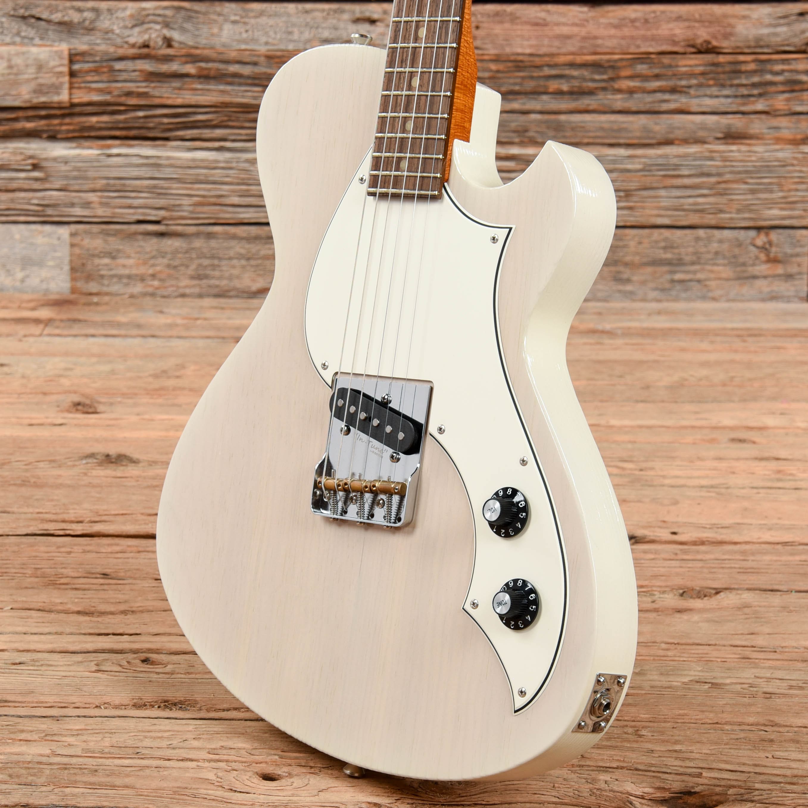 Novo Solus F1 Mary Kay White 2020 Electric Guitars / Solid Body