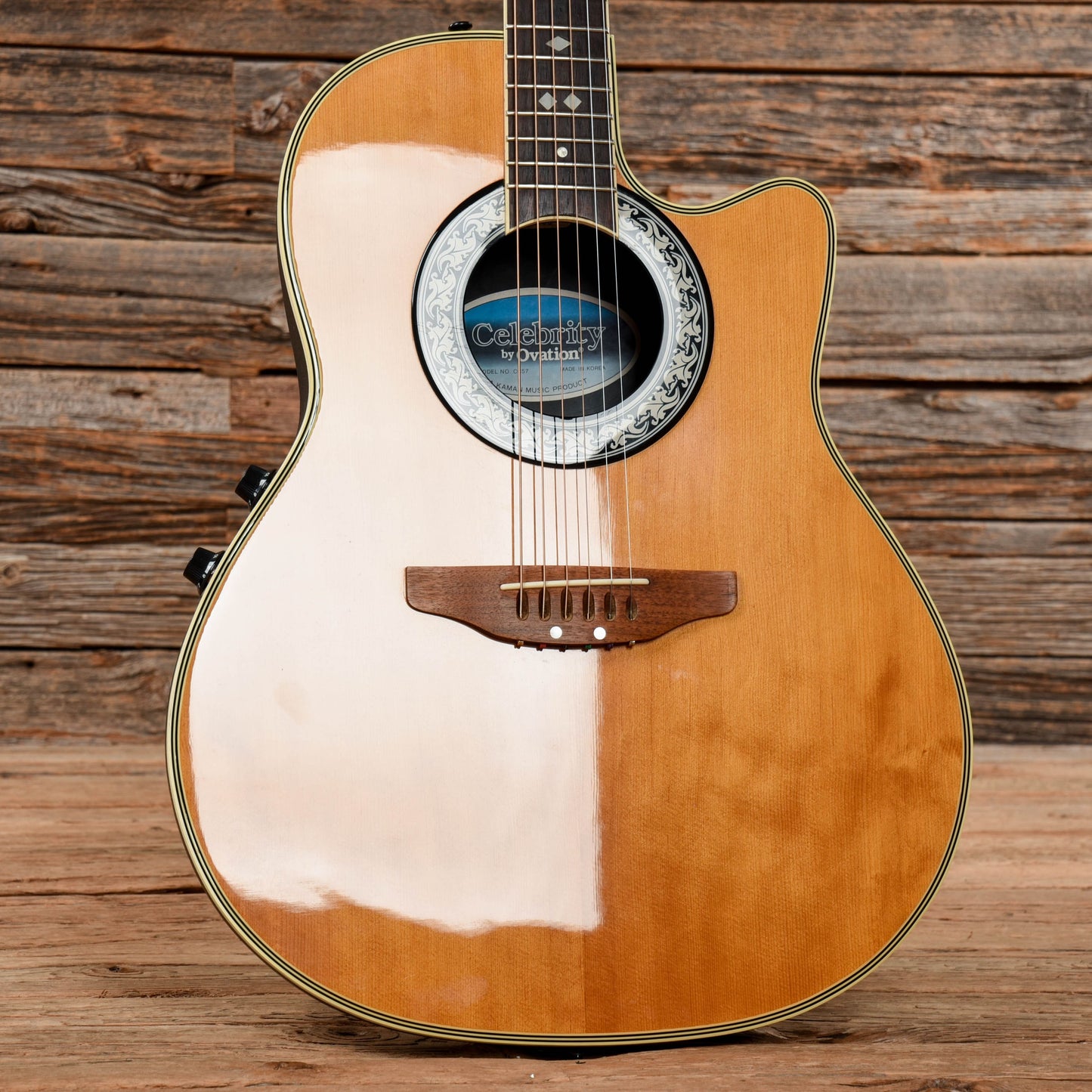 Ovation Celebrity  2000 Acoustic Guitars / Built-in Electronics