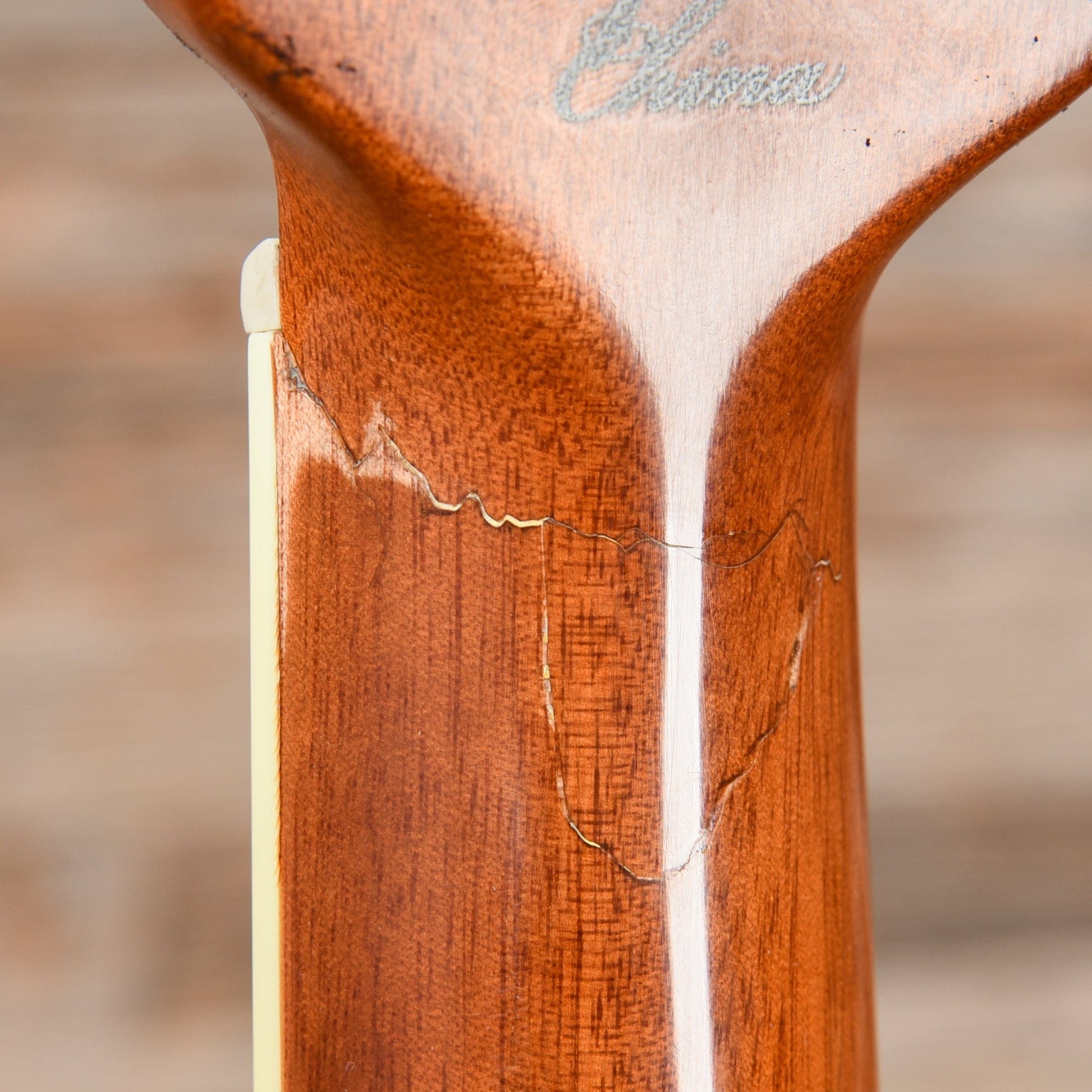 Ovation CS28P Celebrity Plus Sunburst Acoustic Guitars / Built-in Electronics