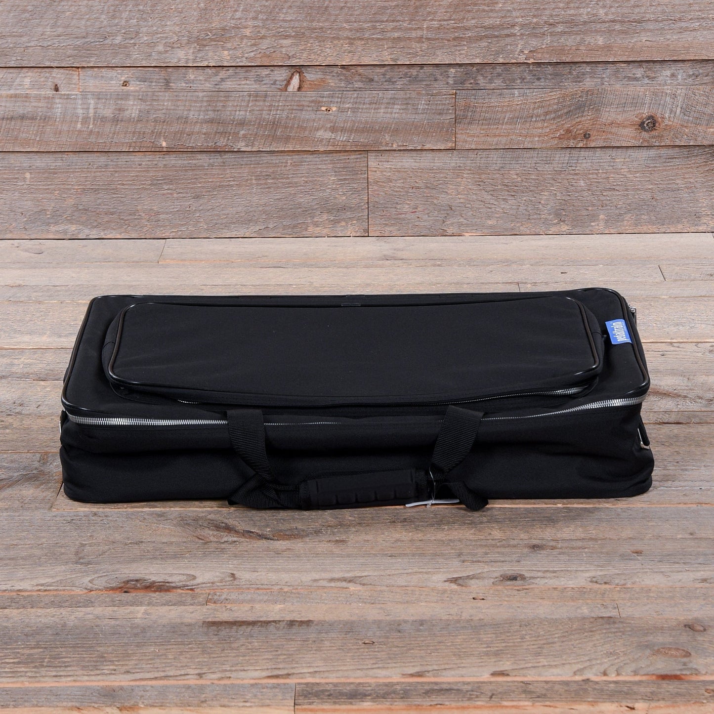 Pedaltrain Classic 2 Pedalboard 4 Rails 24x12.5 w/Soft Case Effects and Pedals / Pedalboards and Power Supplies