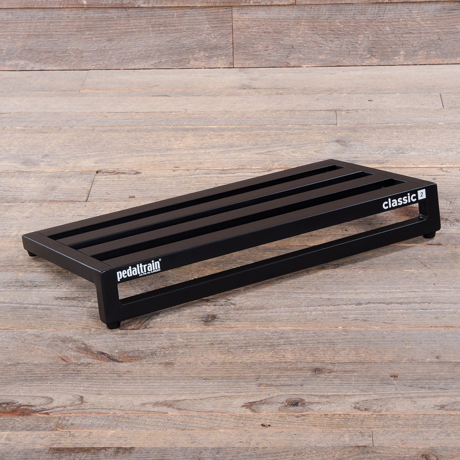 Pedaltrain Classic 2 Pedalboard 4 Rails 24x12.5 w/Soft Case Effects and Pedals / Pedalboards and Power Supplies