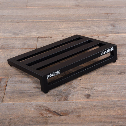 Pedaltrain Classic JR Pedalboard 4 Rails 18x12.5 w/Soft Case Effects and Pedals / Pedalboards and Power Supplies