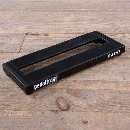 Pedaltrain Nano 14x5.5 Pedalboard w/Soft Case Effects and Pedals / Pedalboards and Power Supplies