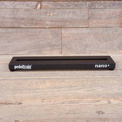 Pedaltrain NANO Plus Pedalboard 2 Rails 18x5 w/Soft Case Effects and Pedals / Pedalboards and Power Supplies