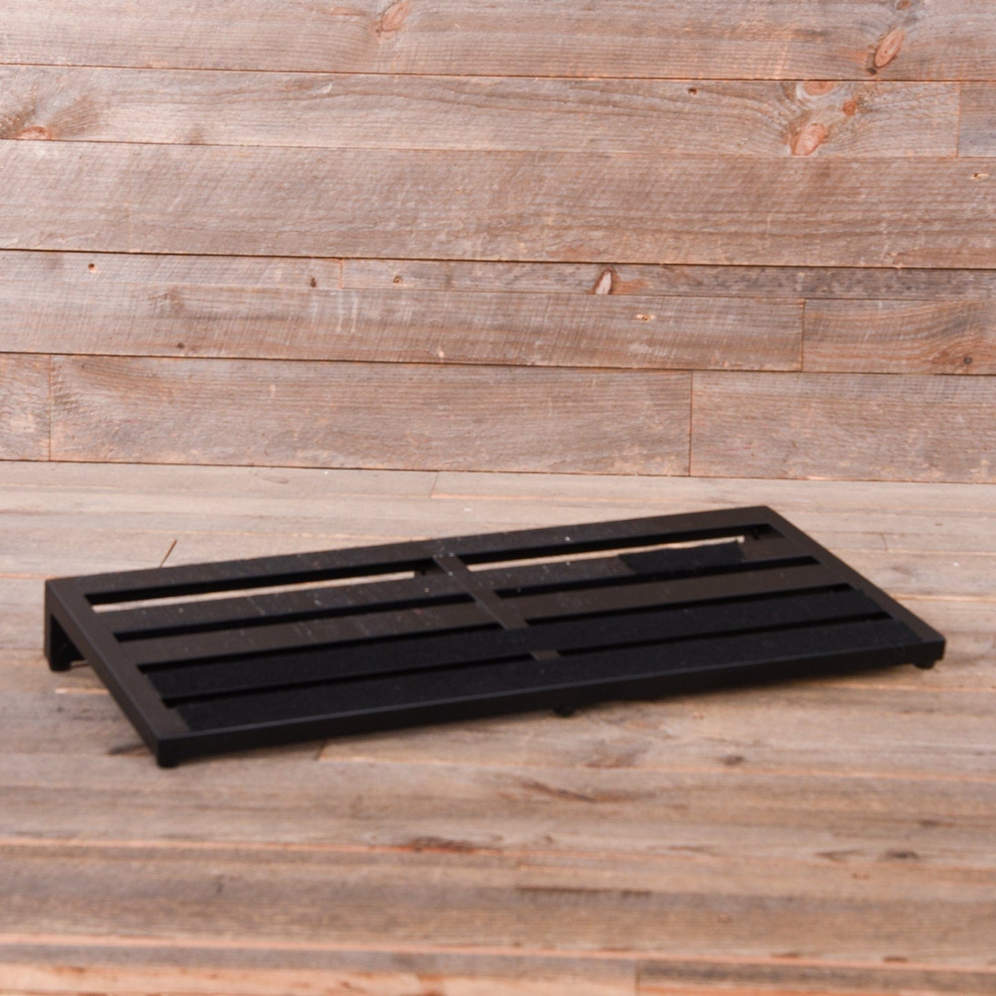 Pedaltrain NOVO 32 Pedalboard 5 Rails 32" x 14.5" w/ Wheeled Tour Hard Case Effects and Pedals / Pedalboards and Power Supplies