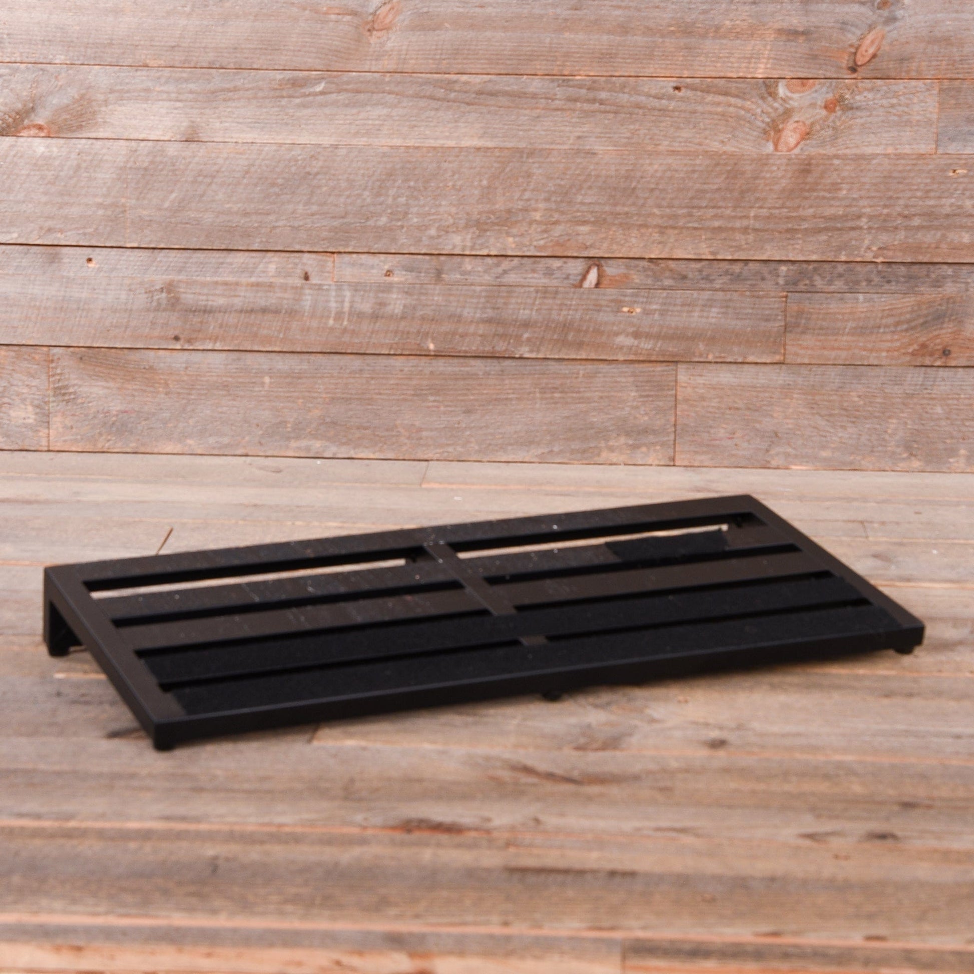 Pedaltrain NOVO 32 Pedalboard 5 Rails 32" x 14.5" w/ Wheeled Tour Hard Case Effects and Pedals / Pedalboards and Power Supplies