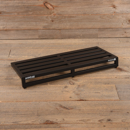 Pedaltrain NOVO 32 Pedalboard 5 Rails 32x14.5 w/Soft Case Effects and Pedals / Pedalboards and Power Supplies