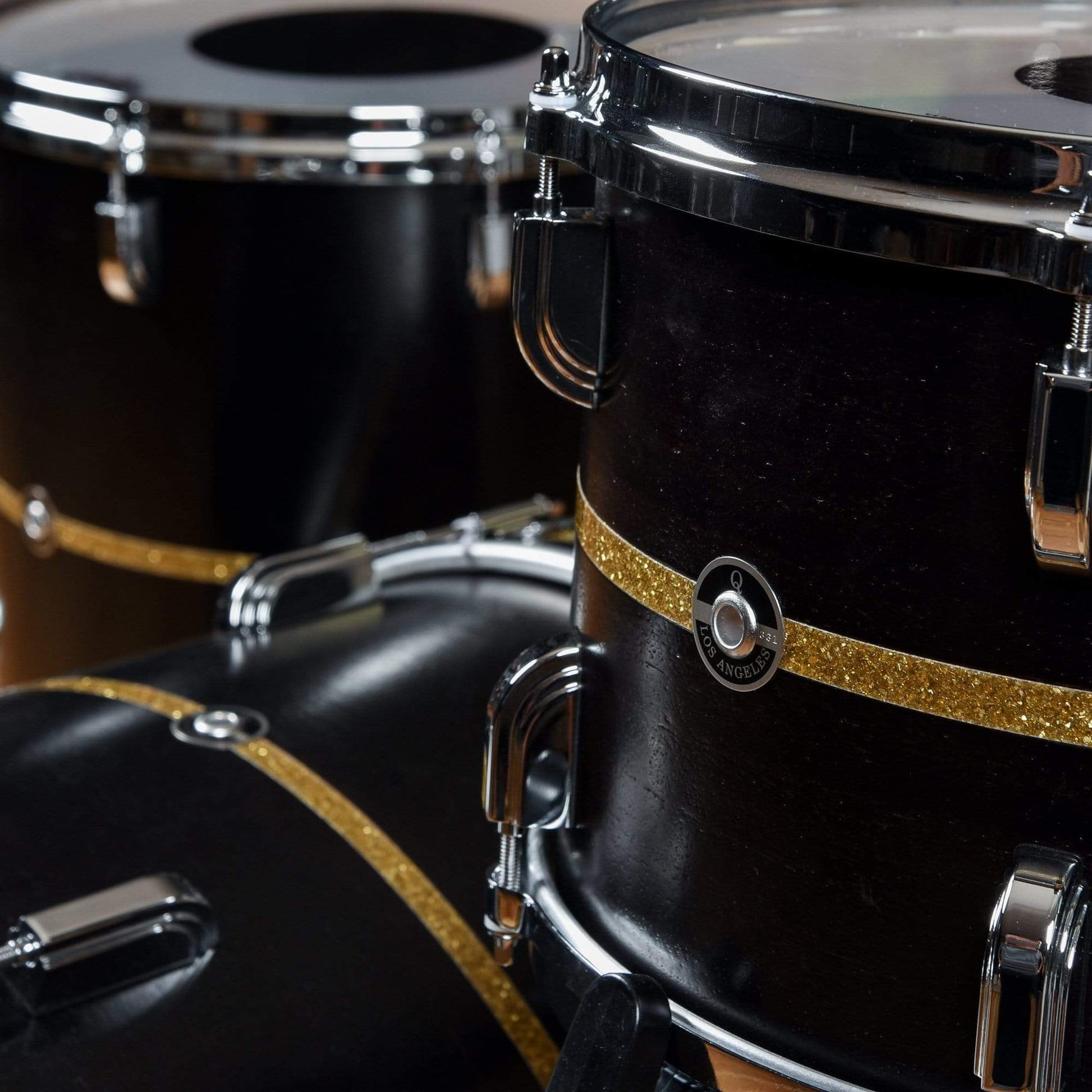 Q Drum Co. 13/16/24 Mahogany/Poplar/Mahogany 3pc. Drum Kit Black Satin w/Gold Sparkle Inlay Drums and Percussion / Acoustic Drums / Full Acoustic Kits