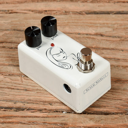 Red Witch Seven Sisters Lily Boost Effects and Pedals / Bass Pedals