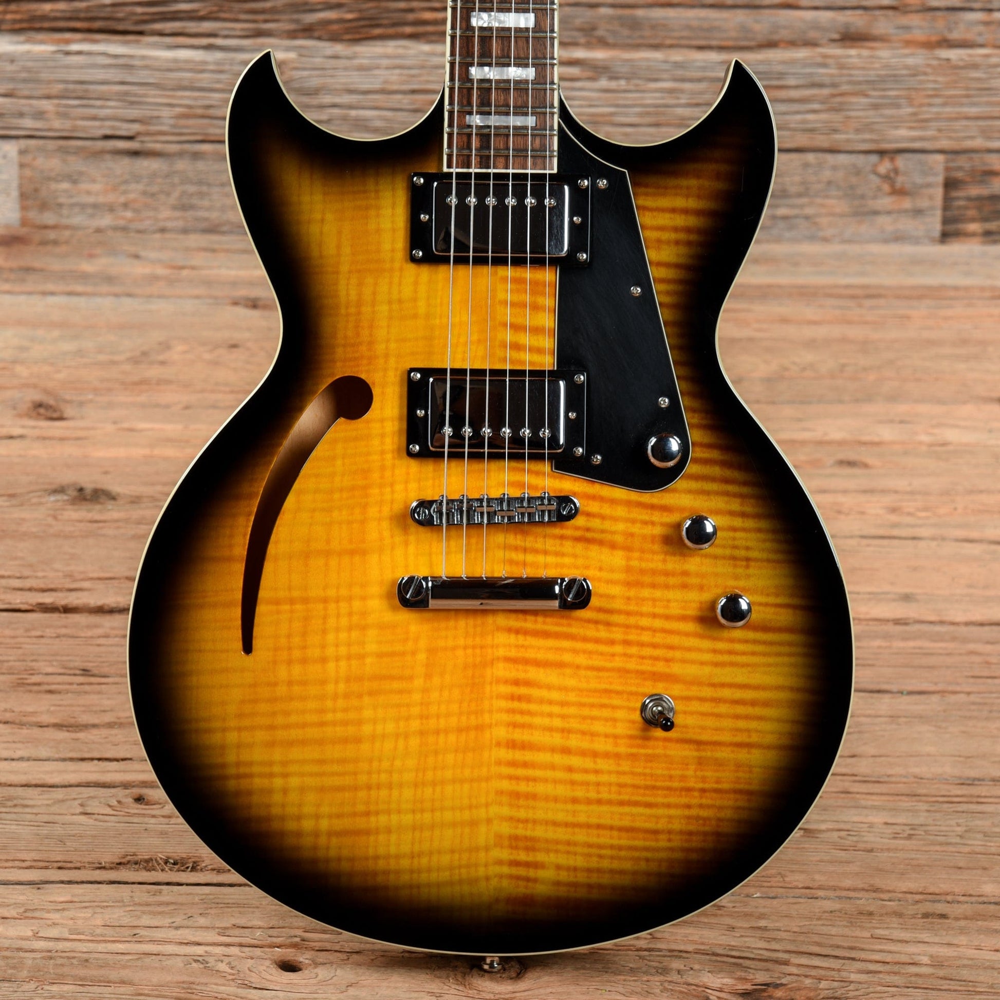 Reverend Manta Ray HB Sunburst Electric Guitars / Semi-Hollow