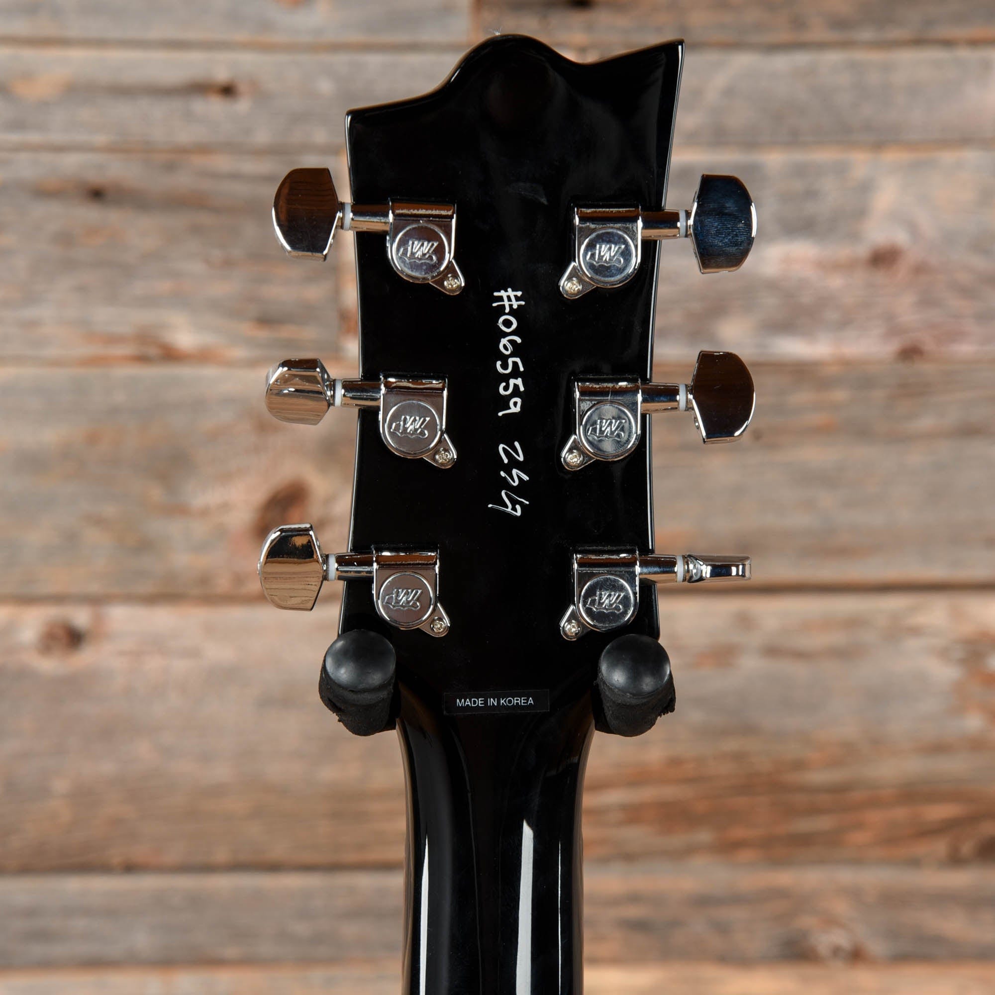 Reverend Volcano Black Electric Guitars / Solid Body