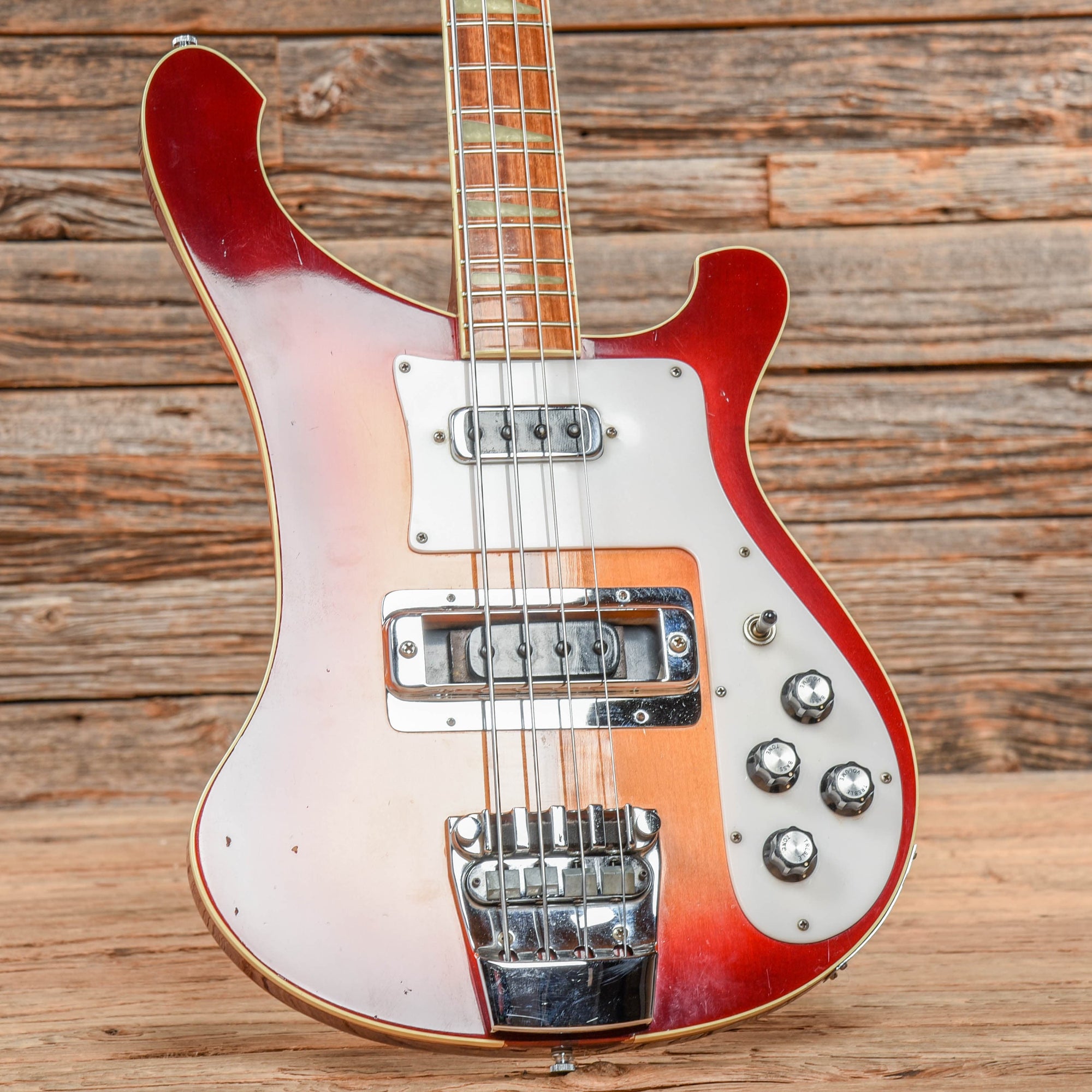 Rickenbacker 4001 Fireglo 1980 – Chicago Music Exchange