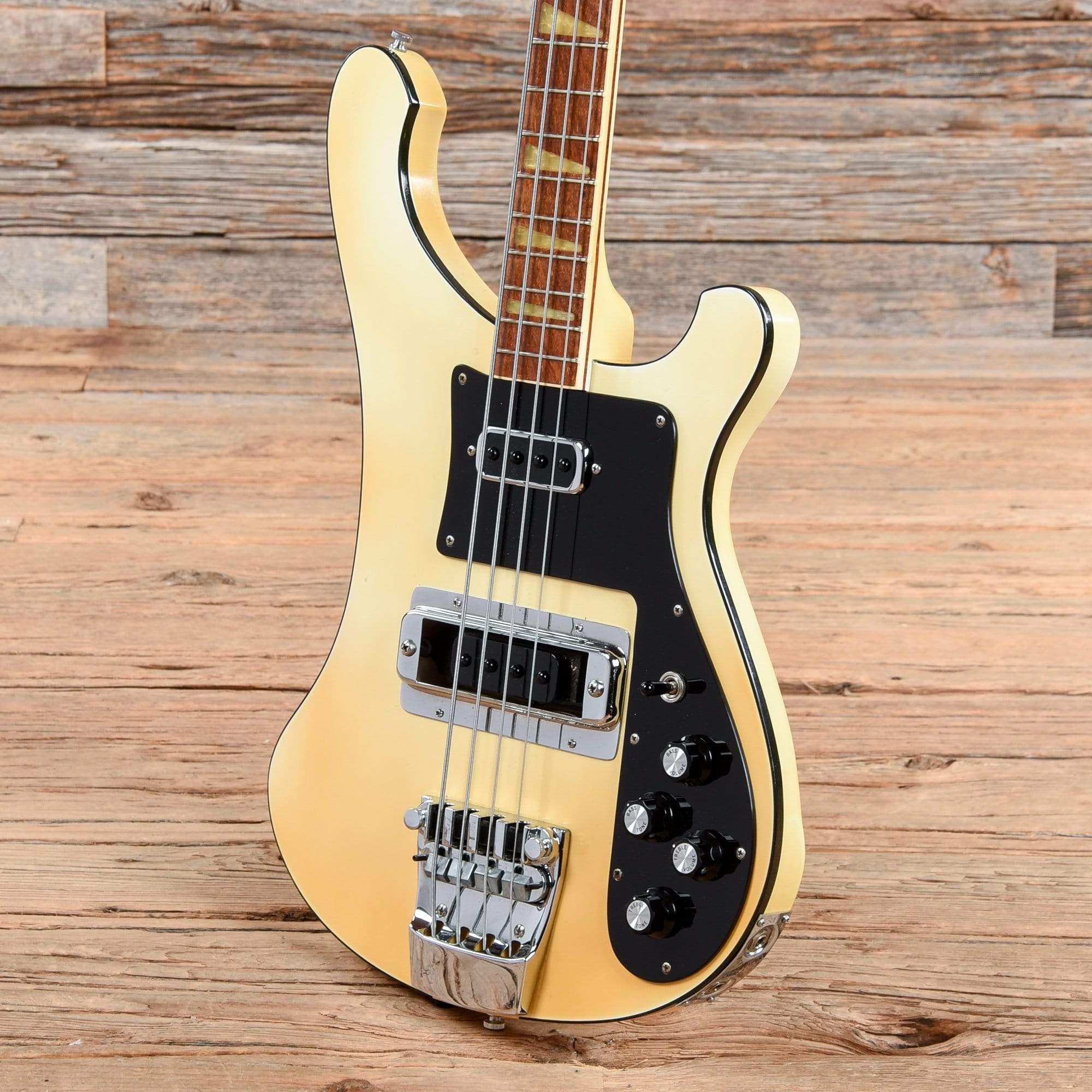 Rickenbacker 4001 White 1979 – Chicago Music Exchange