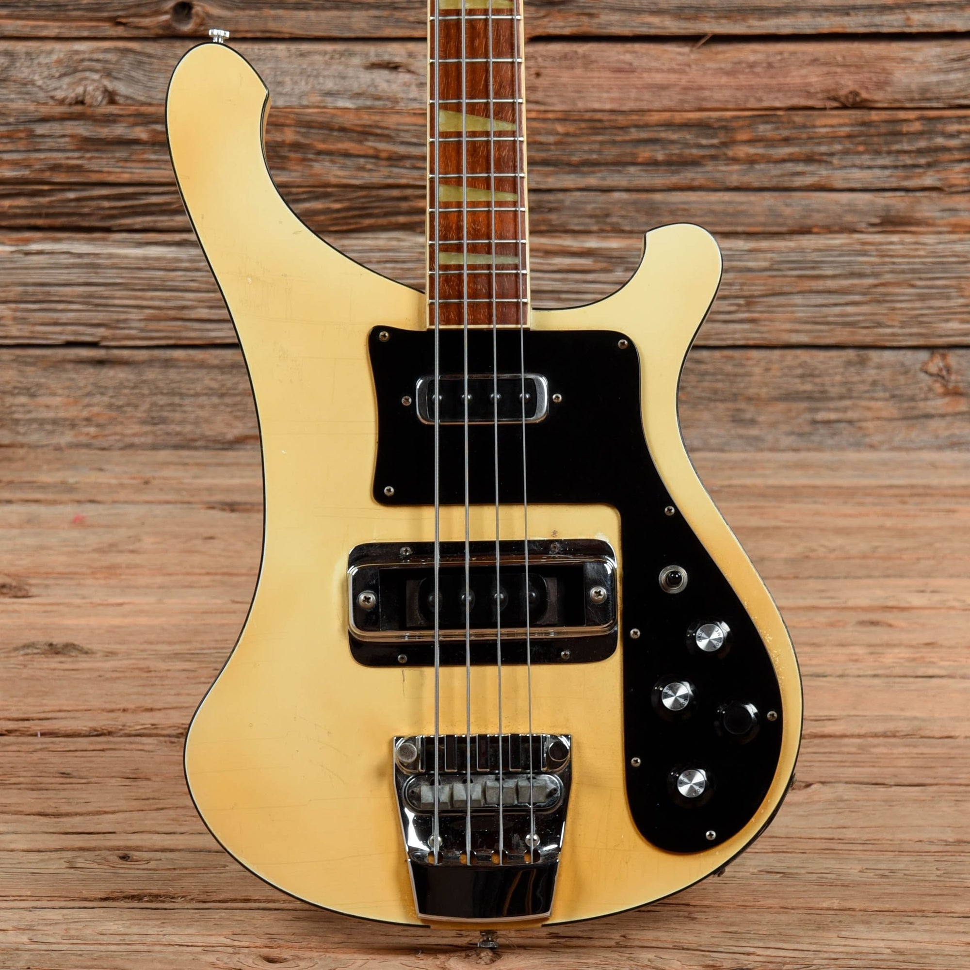Rickenbacker 4001 White 1979 – Chicago Music Exchange
