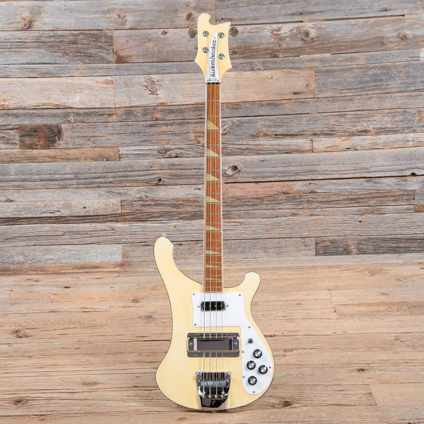 Rickenbacker 4001 White 1980 Bass Guitars / 4-String