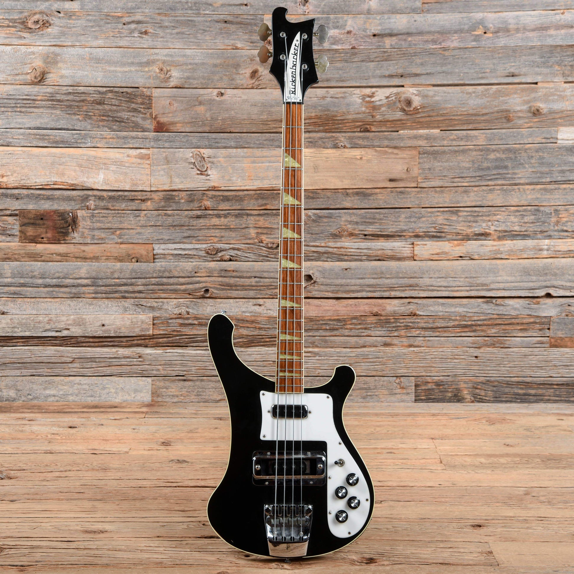 Rickenbacker 4001 Jetglo 1977 Bass Guitars / Short Scale