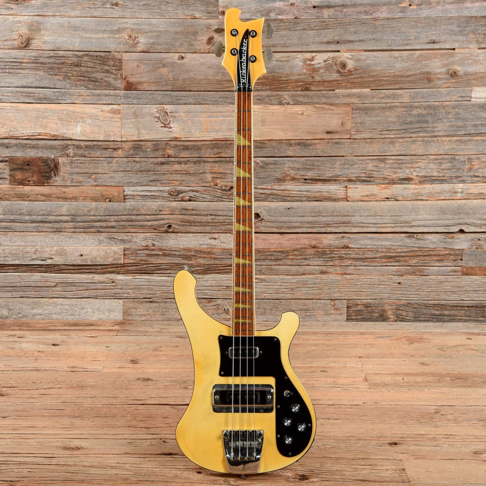 Rickenbacker 4001 White 1979 Bass Guitars / Short Scale