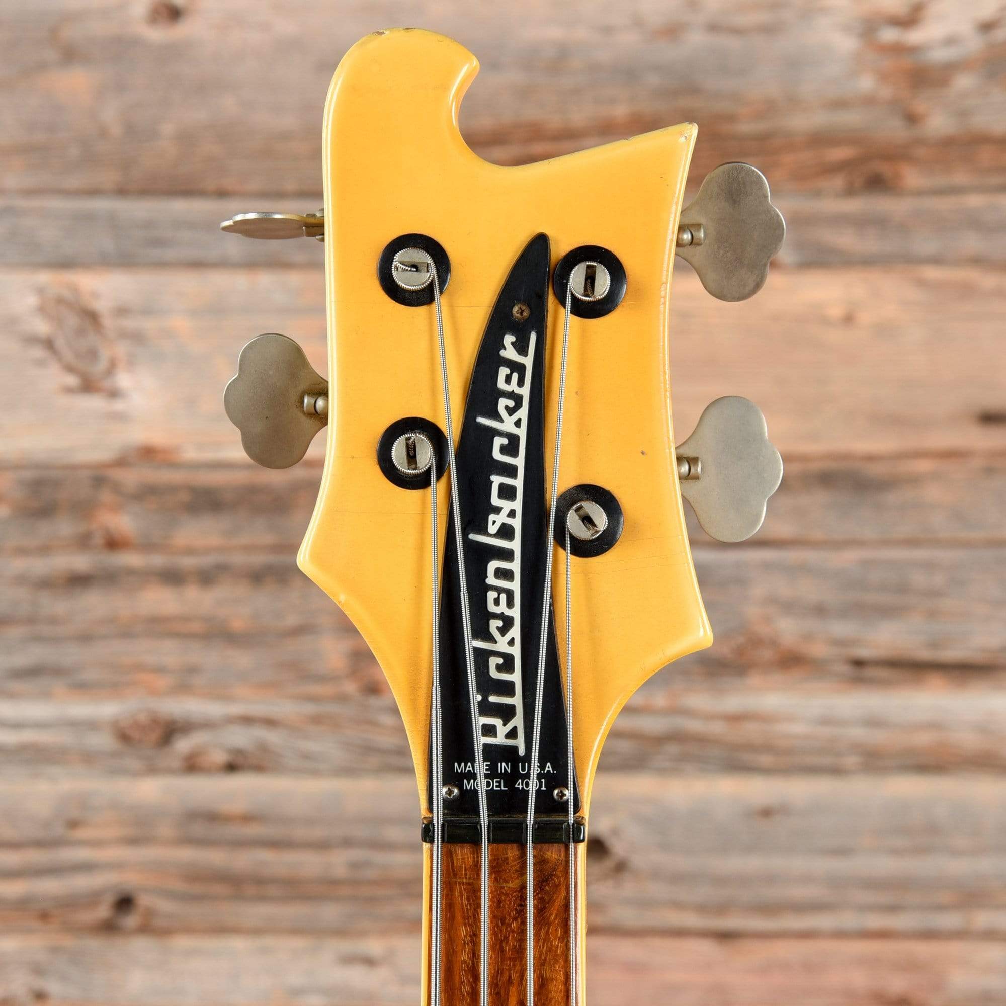 Rickenbacker 4001 White 1979 Bass Guitars / Short Scale