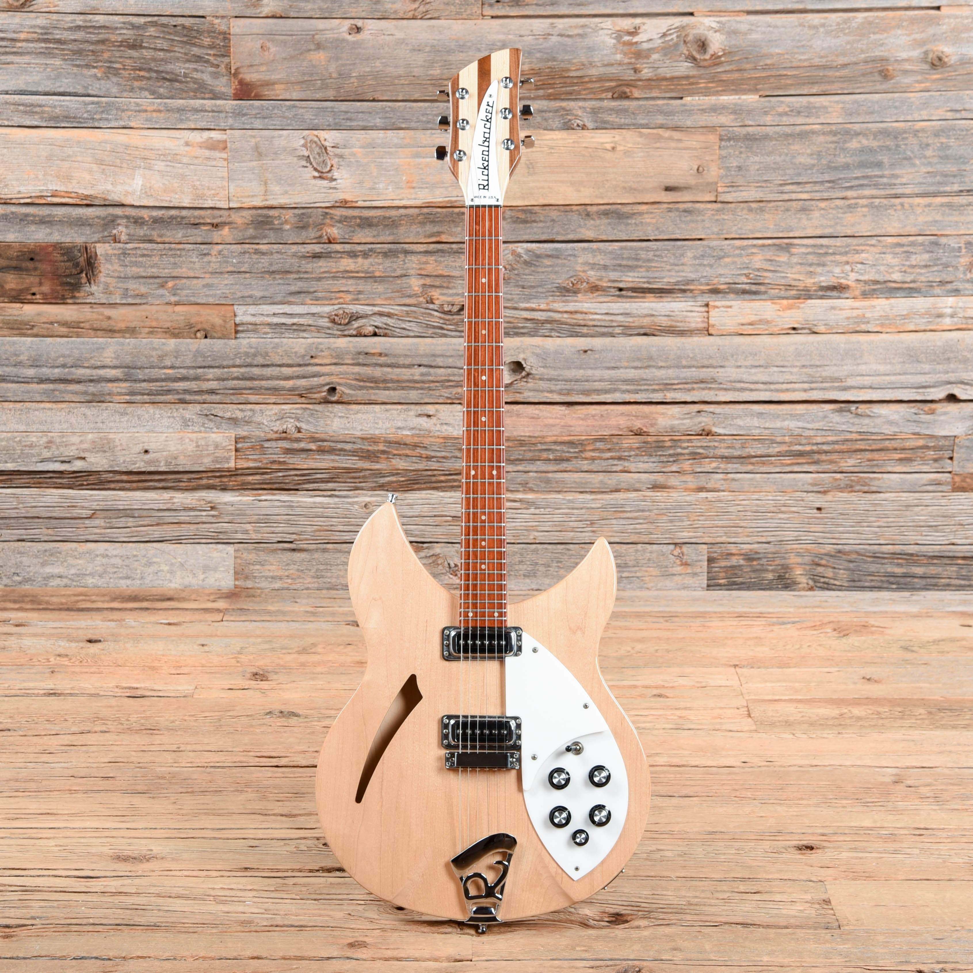 Rickenbacker 330 Mapleglo 1993 Electric Guitars / Semi-Hollow