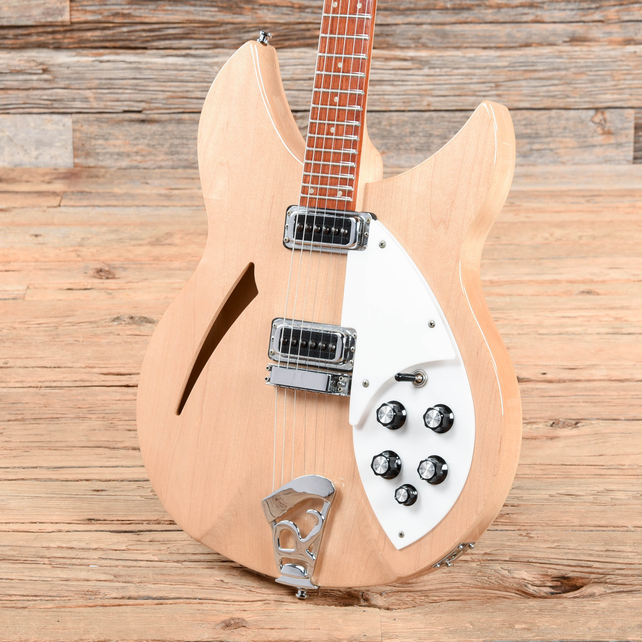 Rickenbacker 330 Mapleglo 1993 Electric Guitars / Semi-Hollow