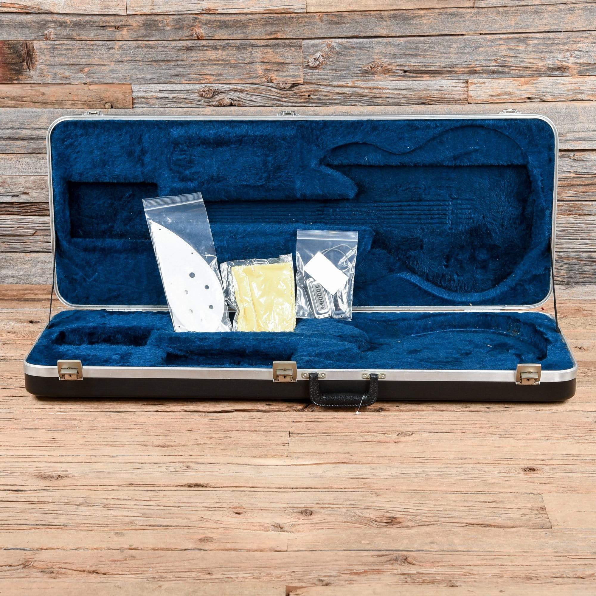 Rickenbacker 330 Turquoise 1996 Electric Guitars / Semi-Hollow