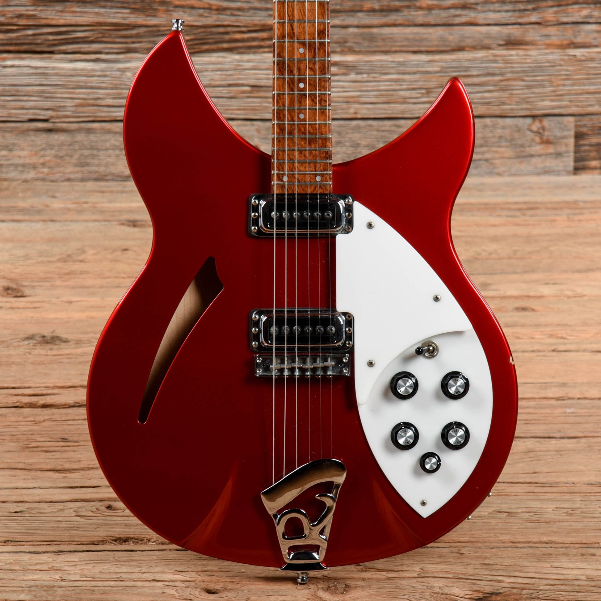 Rickenbacker 330 Electric Guitars / Semi-Hollow