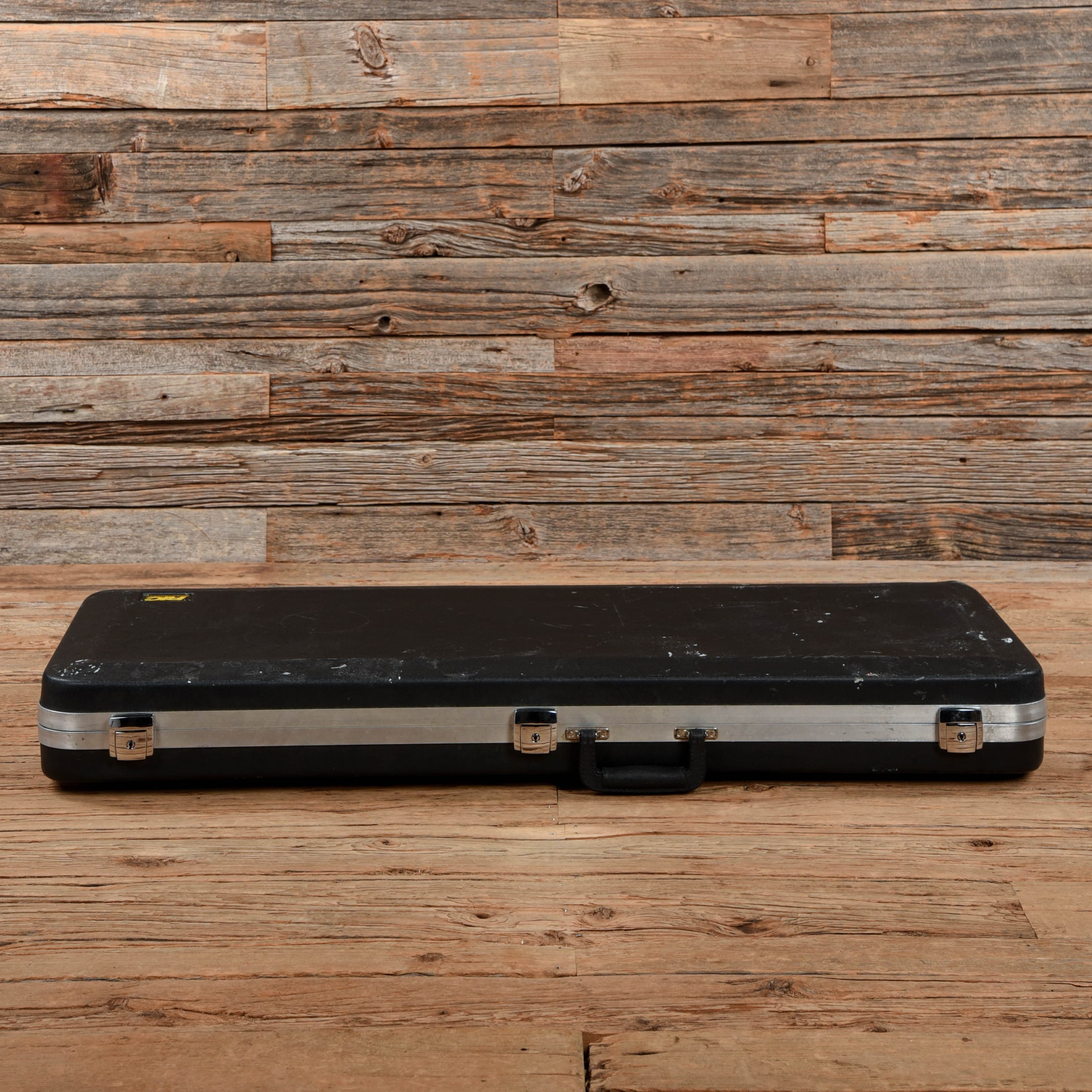 Rickenbacker 330 Electric Guitars / Semi-Hollow