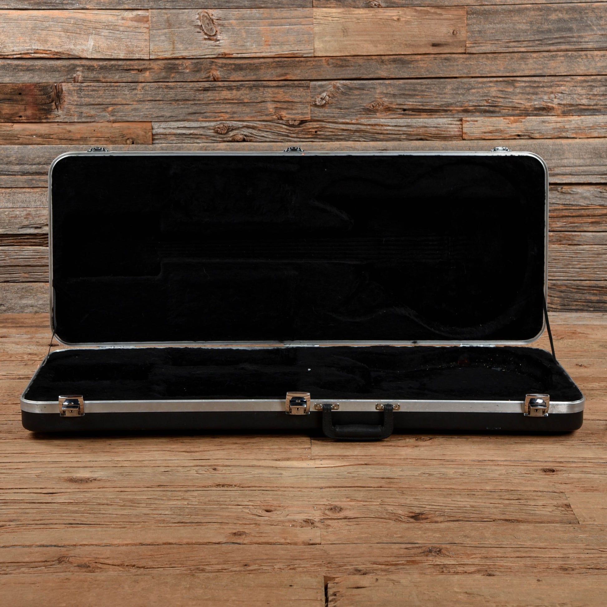 Rickenbacker 330 Electric Guitars / Semi-Hollow