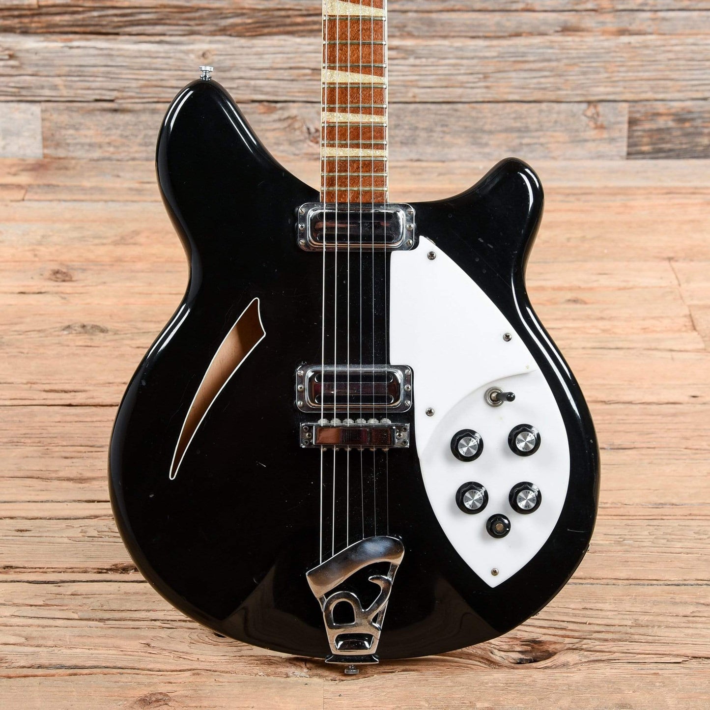 Rickenbacker 360 Jetglo 1967 Electric Guitars / Semi-Hollow