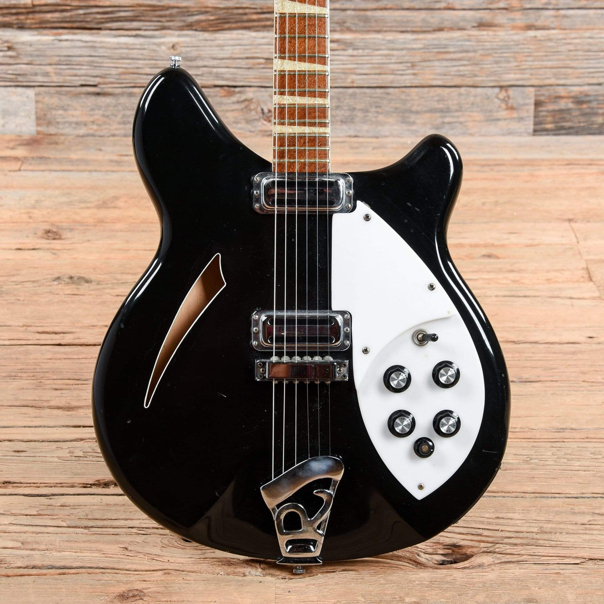 Rickenbacker 360 Jetglo 1967 Electric Guitars / Semi-Hollow