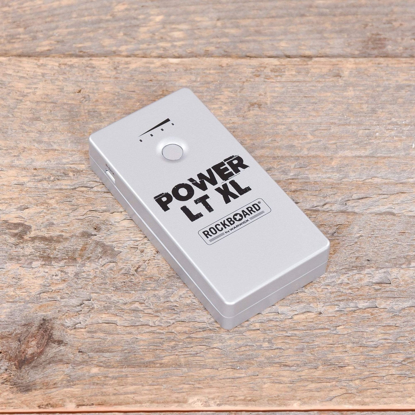 RockGear RockBoard Power Lithium-Ion Rechargeable Battery w/RBO Power Ace Daisy 5 & Worldwide Power Adapter Silver Effects and Pedals / Pedalboards and Power Supplies