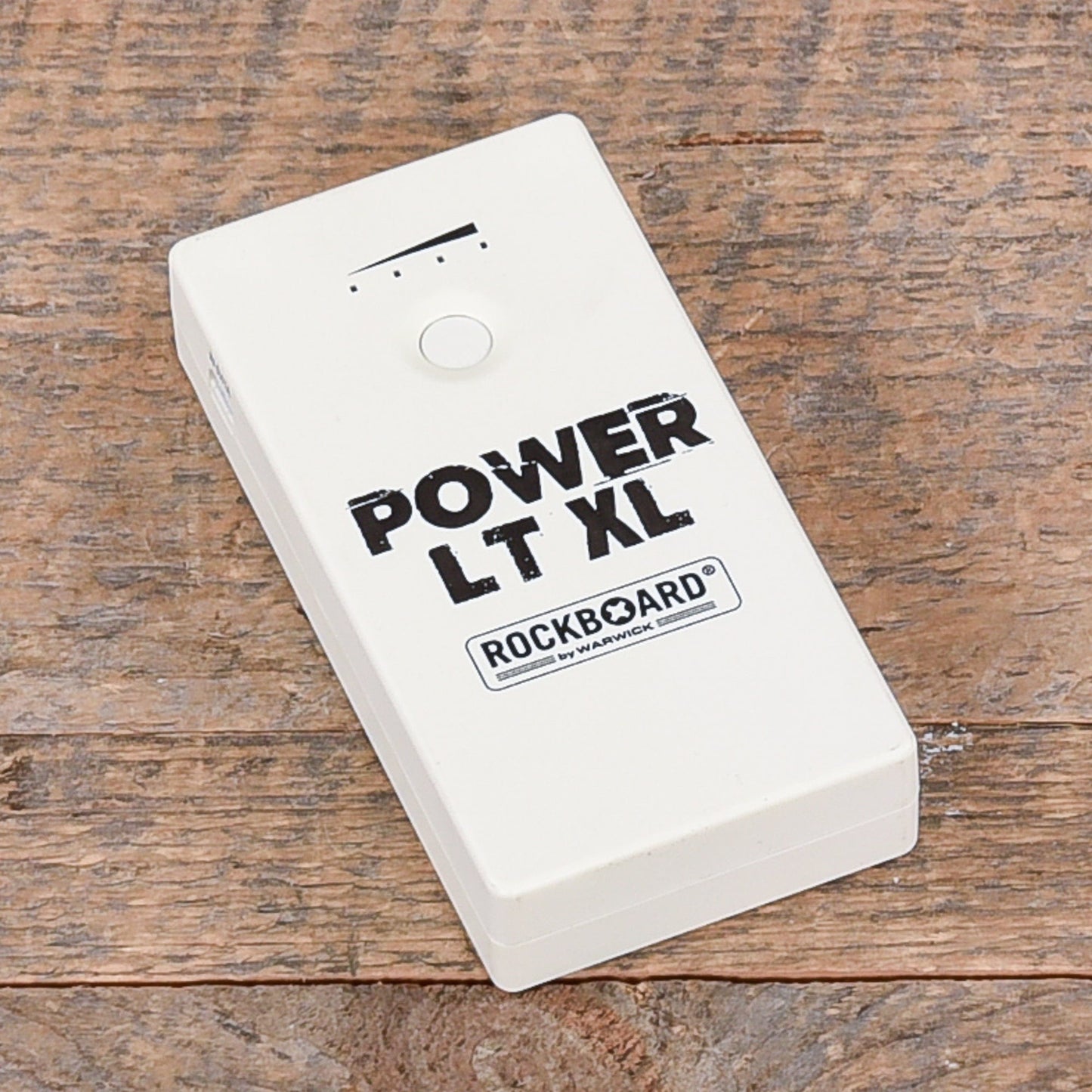 RockGear RockBoard Power Lithium-Ion Rechargeable Battery w/RBO Power Ace Daisy 5 & Worldwide Power Adapter White Effects and Pedals / Pedalboards and Power Supplies