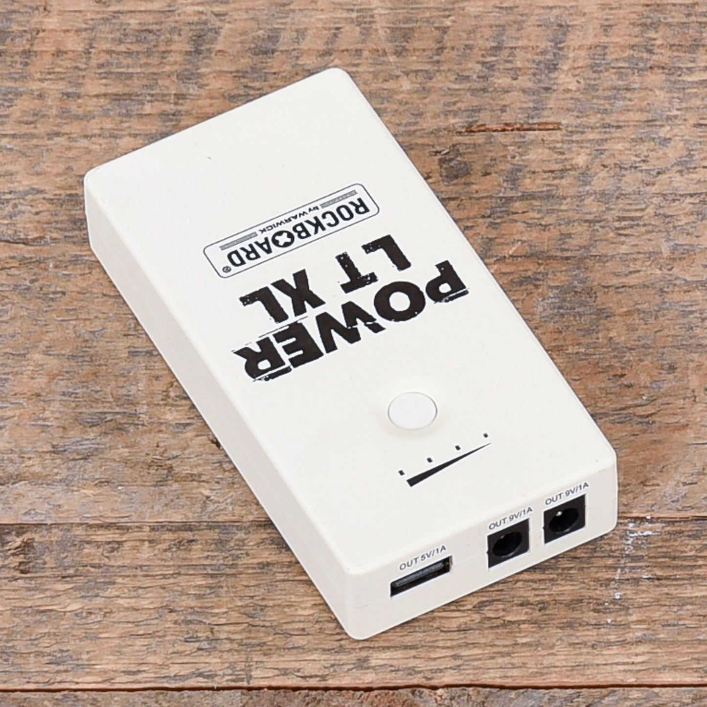 RockGear RockBoard Power Lithium-Ion Rechargeable Battery w/RBO Power Ace Daisy 5 & Worldwide Power Adapter White Effects and Pedals / Pedalboards and Power Supplies