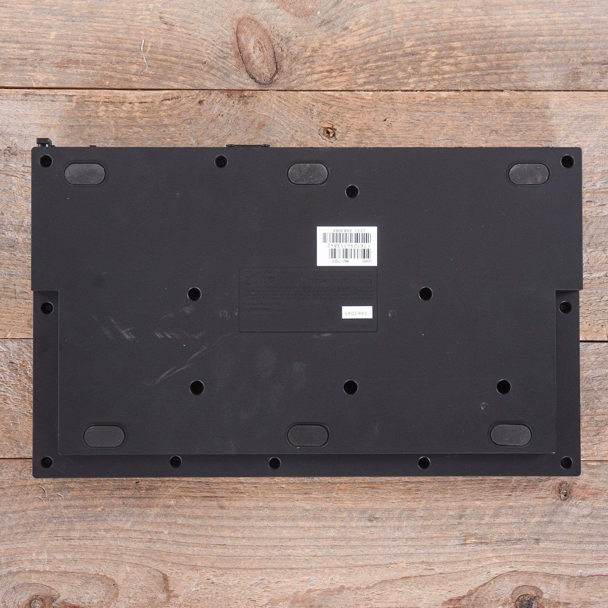 Roland MC-707 Groovebox Drum Machine Drums and Percussion / Drum Machines and Samplers