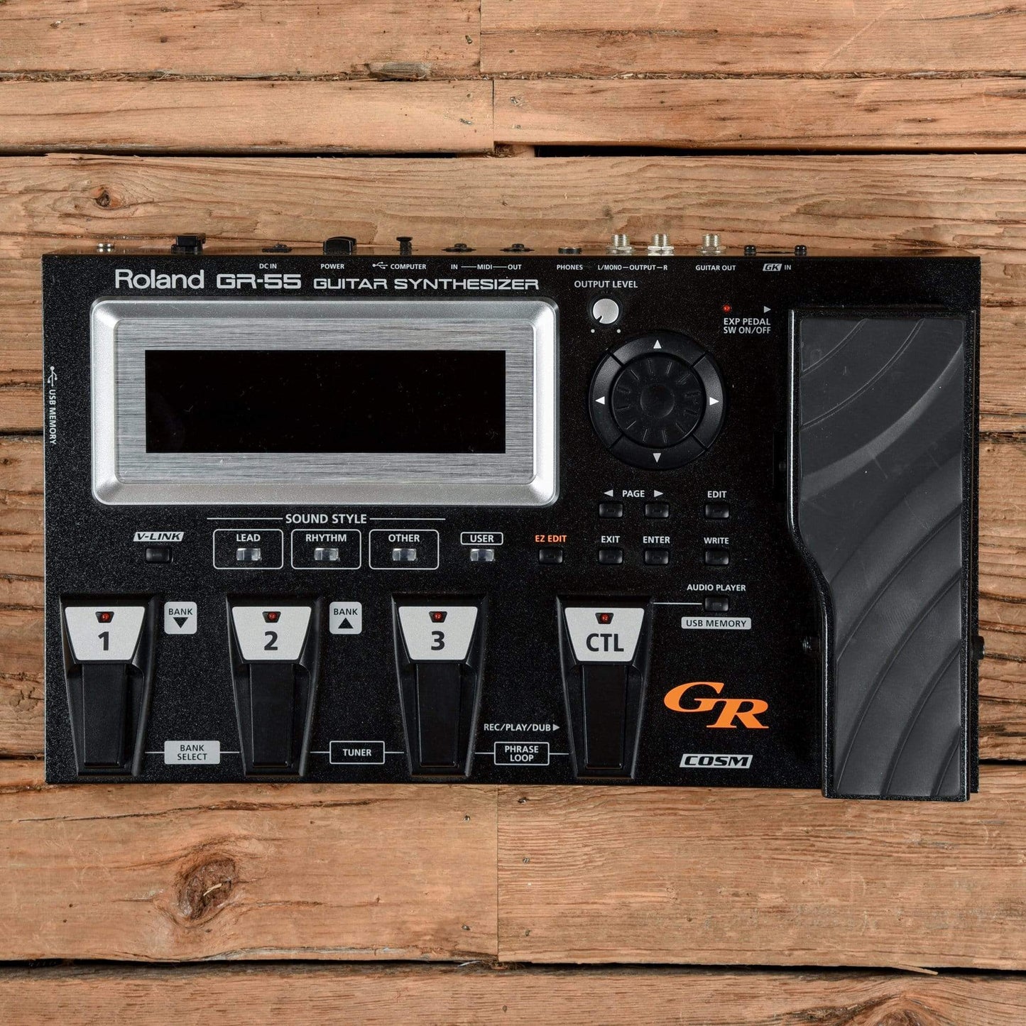 Roland GR-55 Guitar Synthesizer Effects and Pedals / Noise Generators