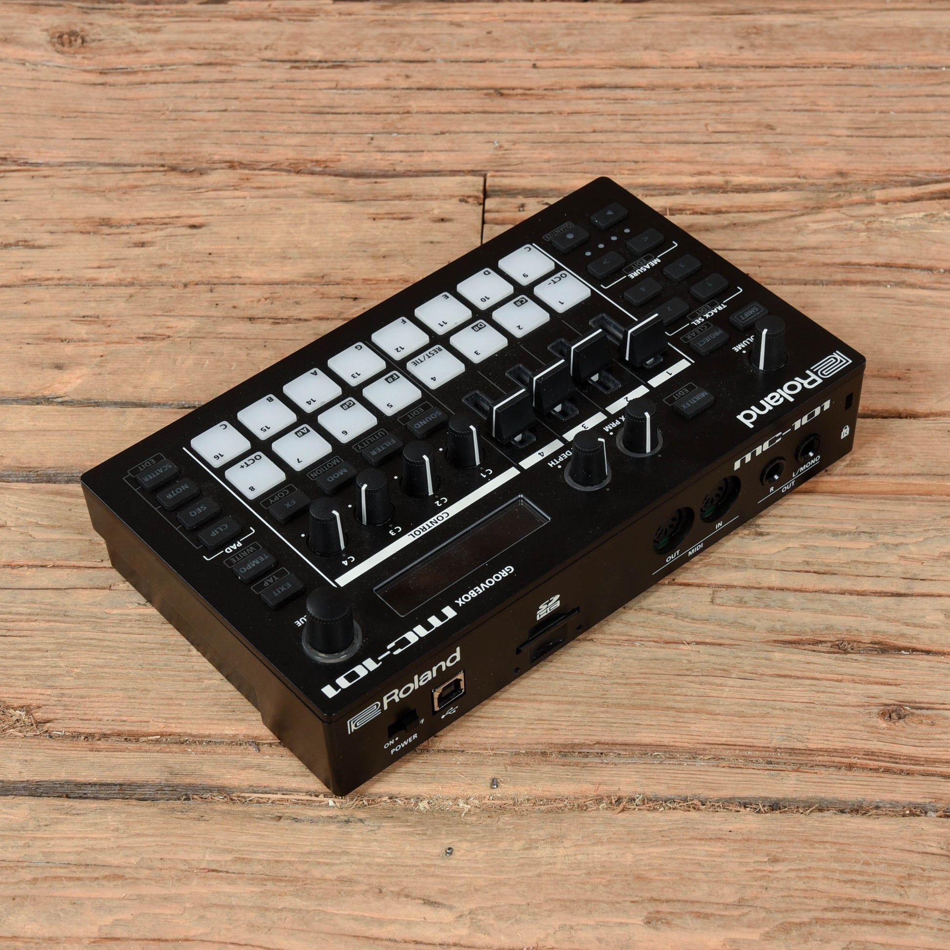Groove Box Roland Roland MC-101 Groovebox – Chicago Music Exchange