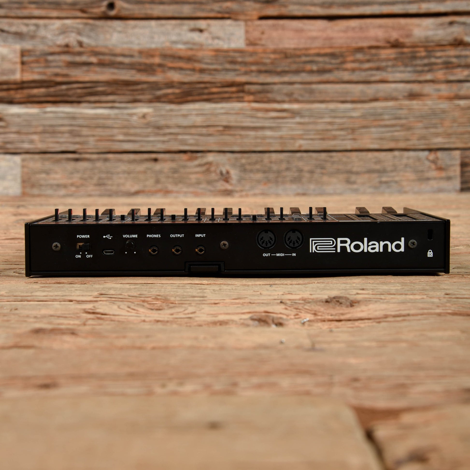 Roland JU-06 Boutique Series Synthesizer Module with K-25m Keyboard Keyboards and Synths / Synths / Analog Synths