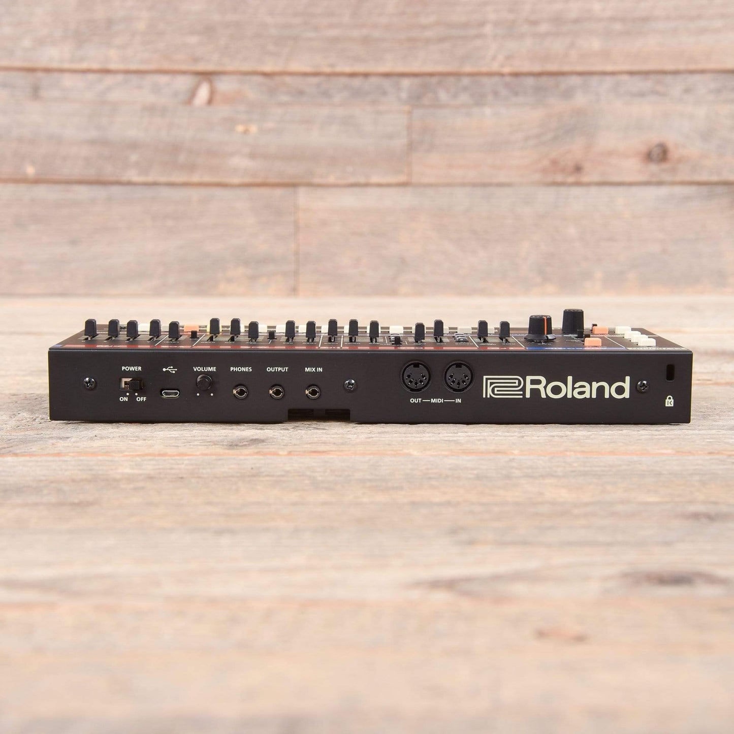 Roland JU-06A Synthesizer Keyboards and Synths / Synths / Digital Synths