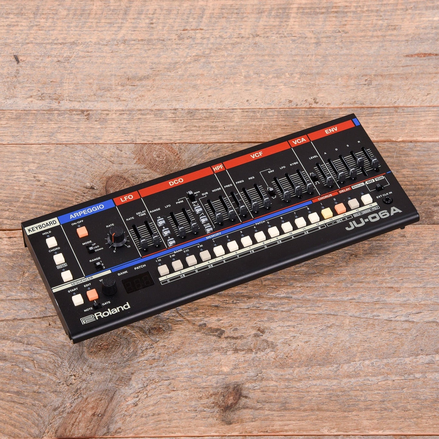 Roland JU-06A Synthesizer Keyboards and Synths / Synths / Digital Synths