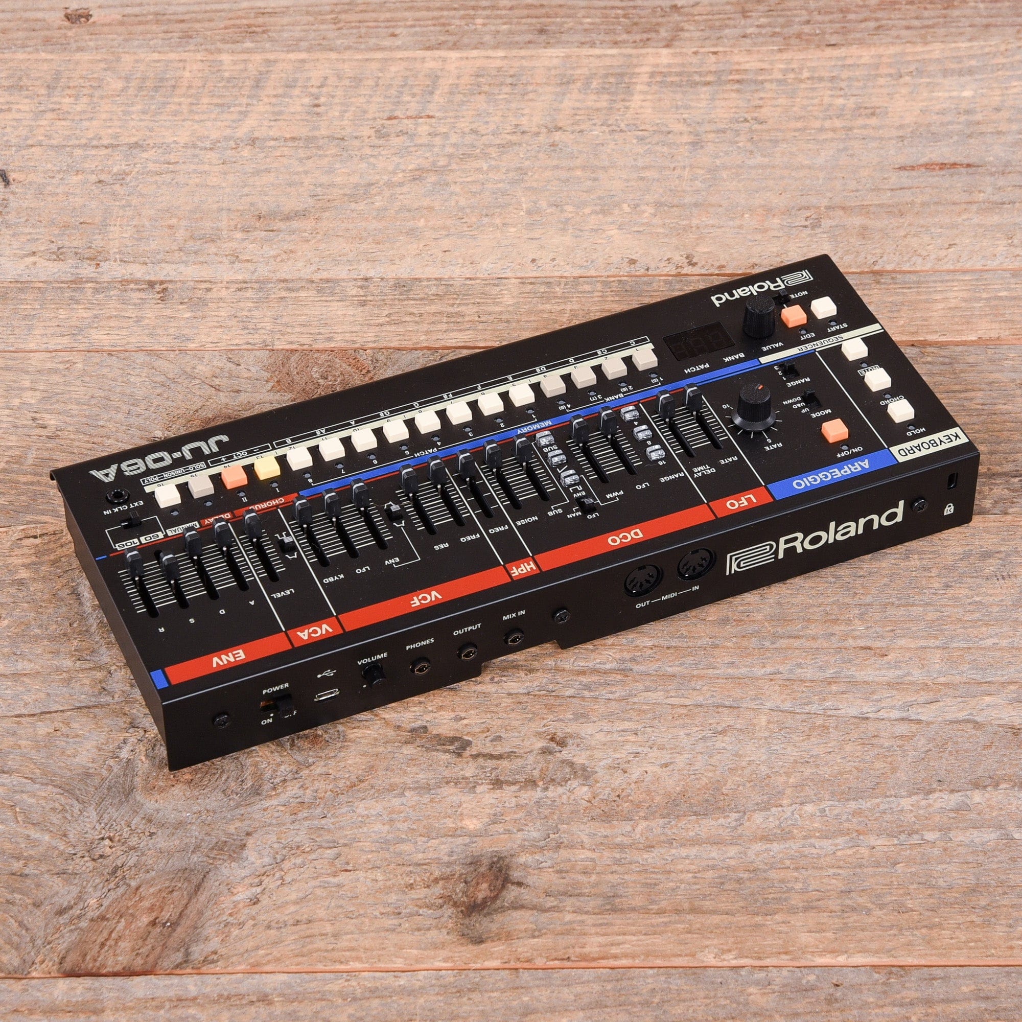 Roland JU-06A Synthesizer Keyboards and Synths / Synths / Digital Synths