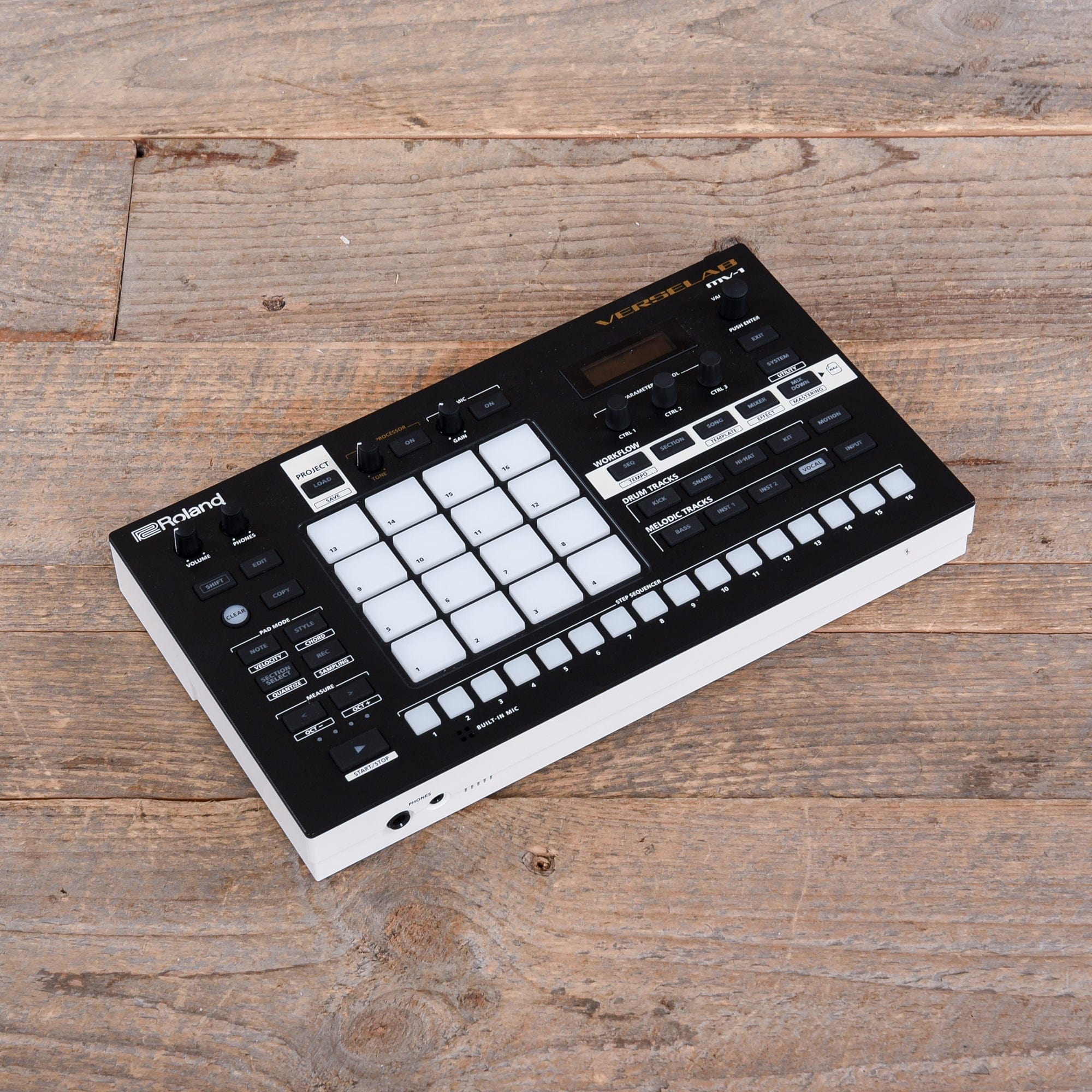 Roland Verselab MV-1 Music Workstation – Chicago Music Exchange