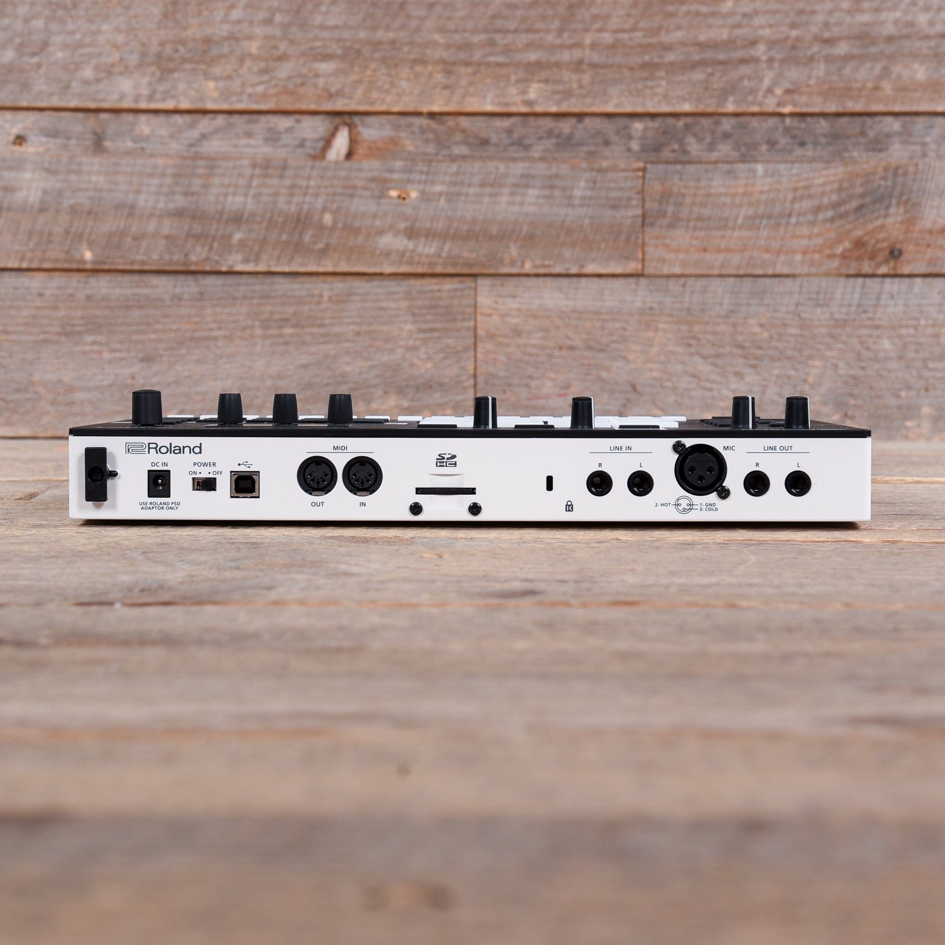 Roland Verselab MV-1 Music Workstation – Chicago Music Exchange
