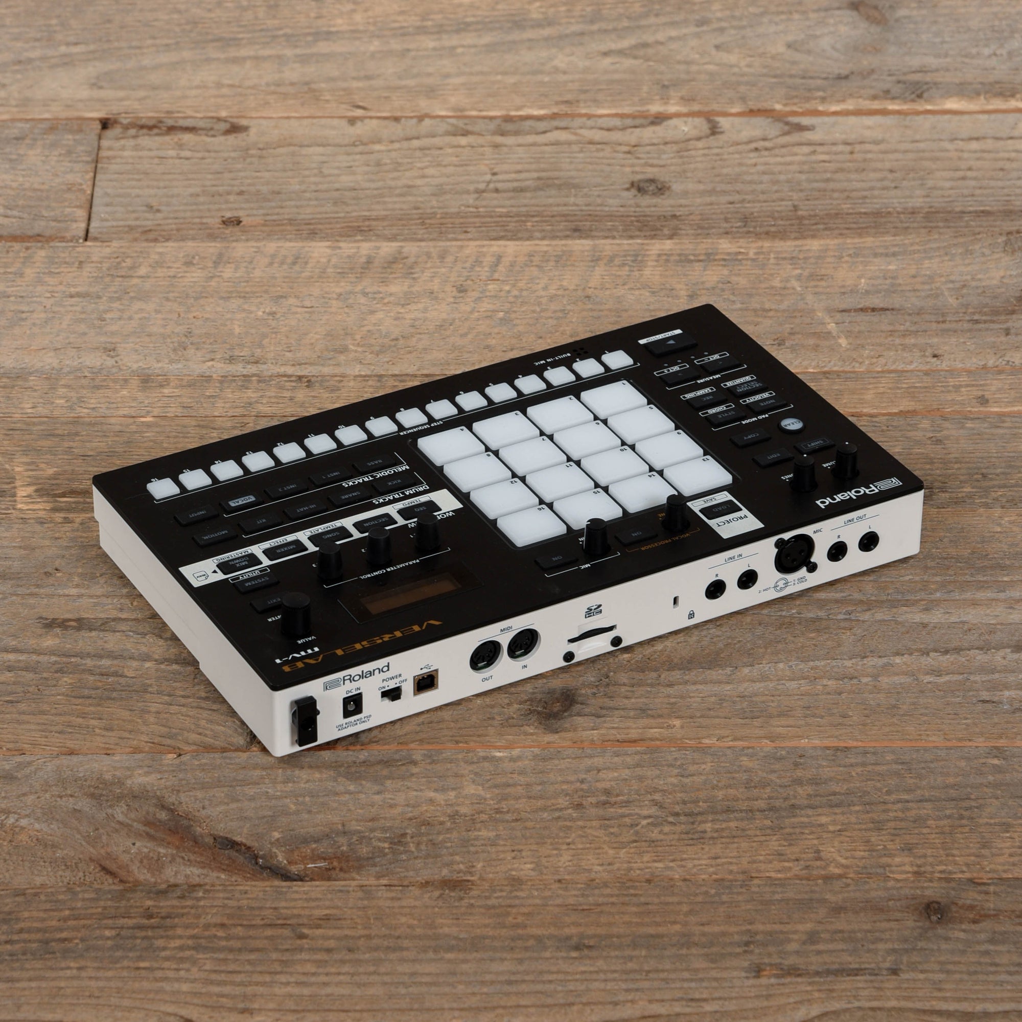 Roland Verselab MV-1 Music Workstation – Chicago Music Exchange