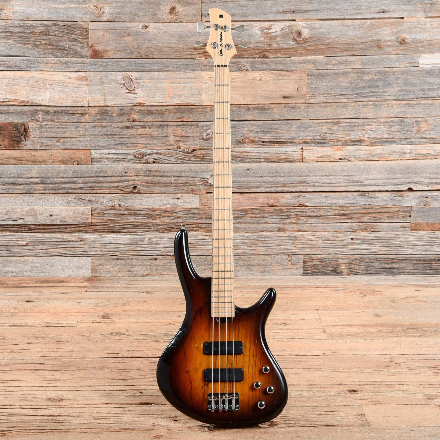 Roscoe Century Standard 4 Sunburst 2010 Bass Guitars / 4-String