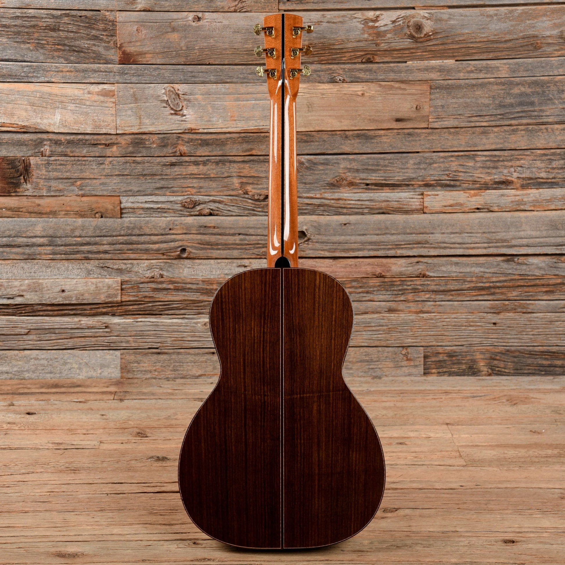 Running Dog 000 Natural 2004