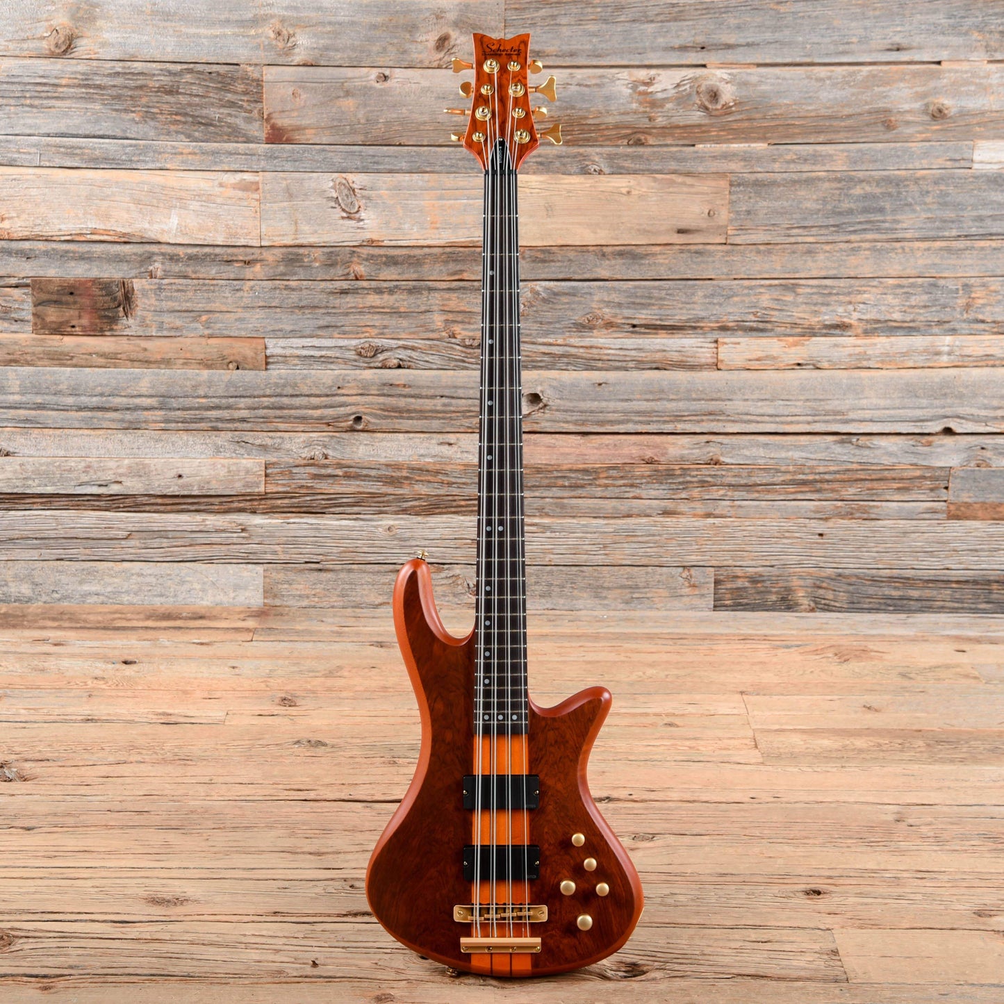Schecter Stiletto Studio-8 Active 8-String Bass  2016 Bass Guitars / 5-String or More