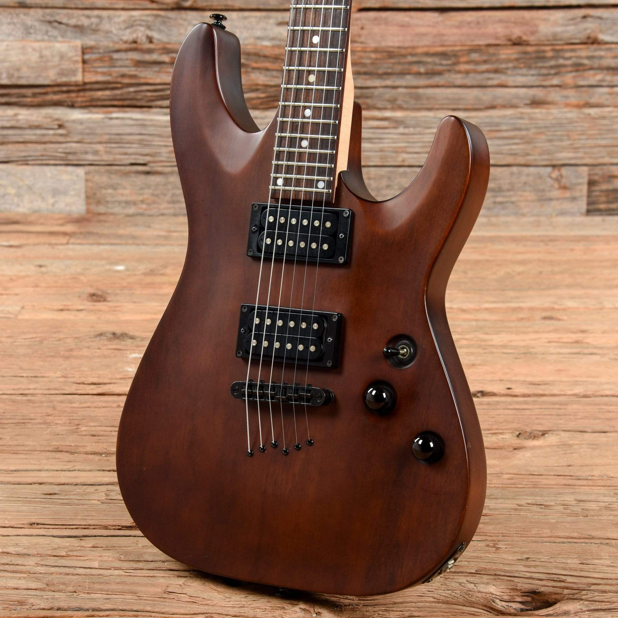 Schecter Diamond Series Omen-6 Walnut 2003 – Chicago Music Exchange