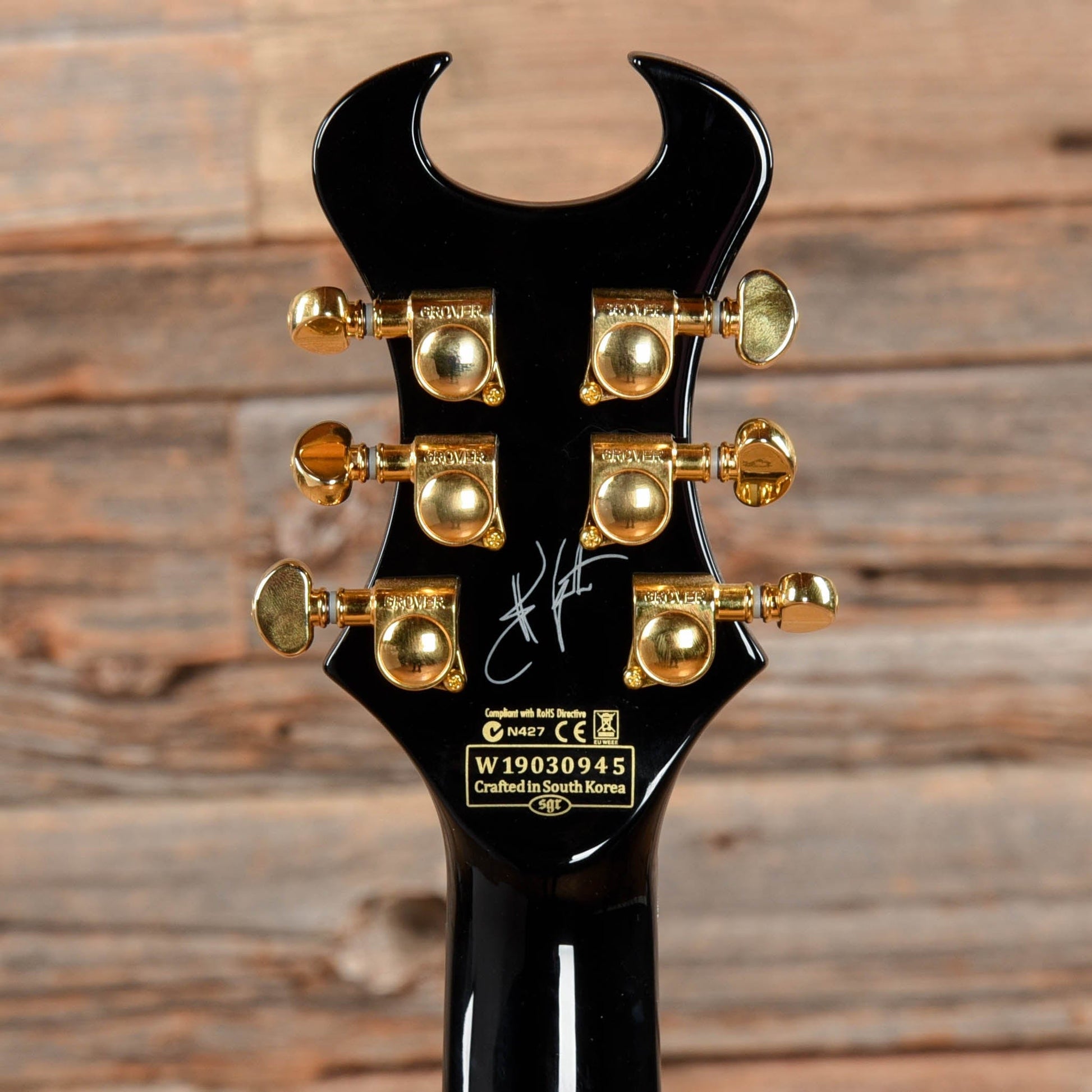 Schecter Synyster Gates Custom-S Black with Gold Pinstripes 2019 Electric Guitars / Solid Body